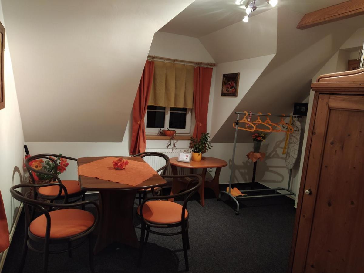Penzion V Chaloupce Rychnov nad Kneznou Exteriör bild